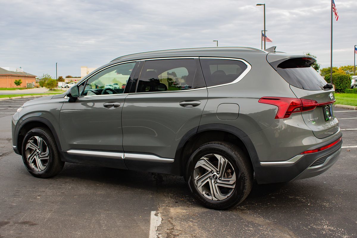 Photo 6 of this Hyundai Santa Fe