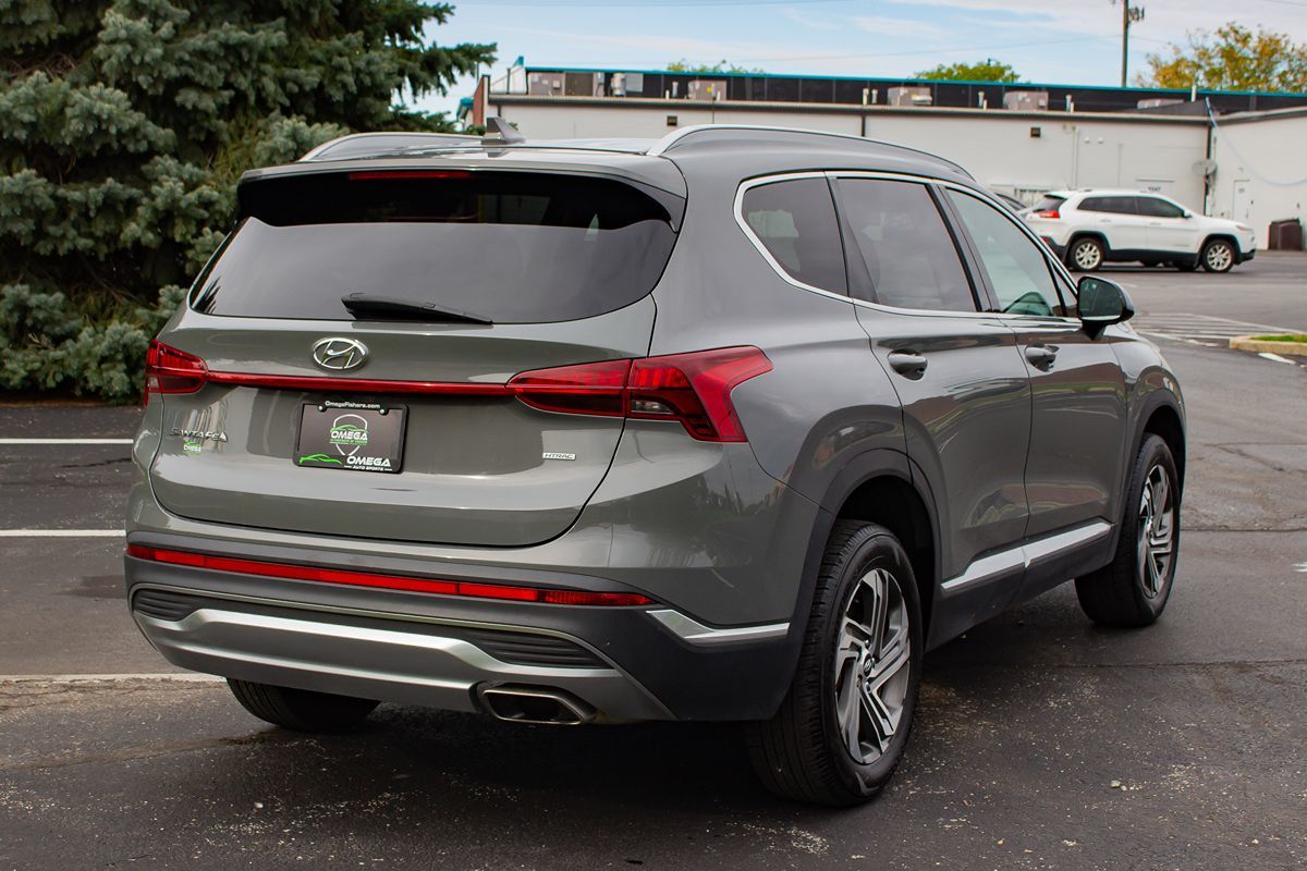 Photo 9 of this Hyundai Santa Fe