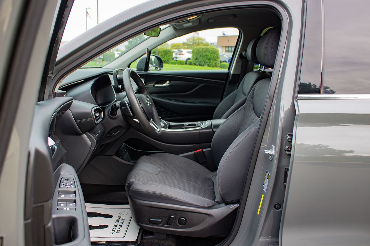 Photo 12 of this Hyundai Santa Fe