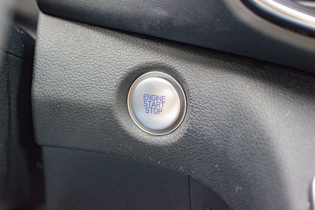 Photo 24 of this Hyundai Santa Fe