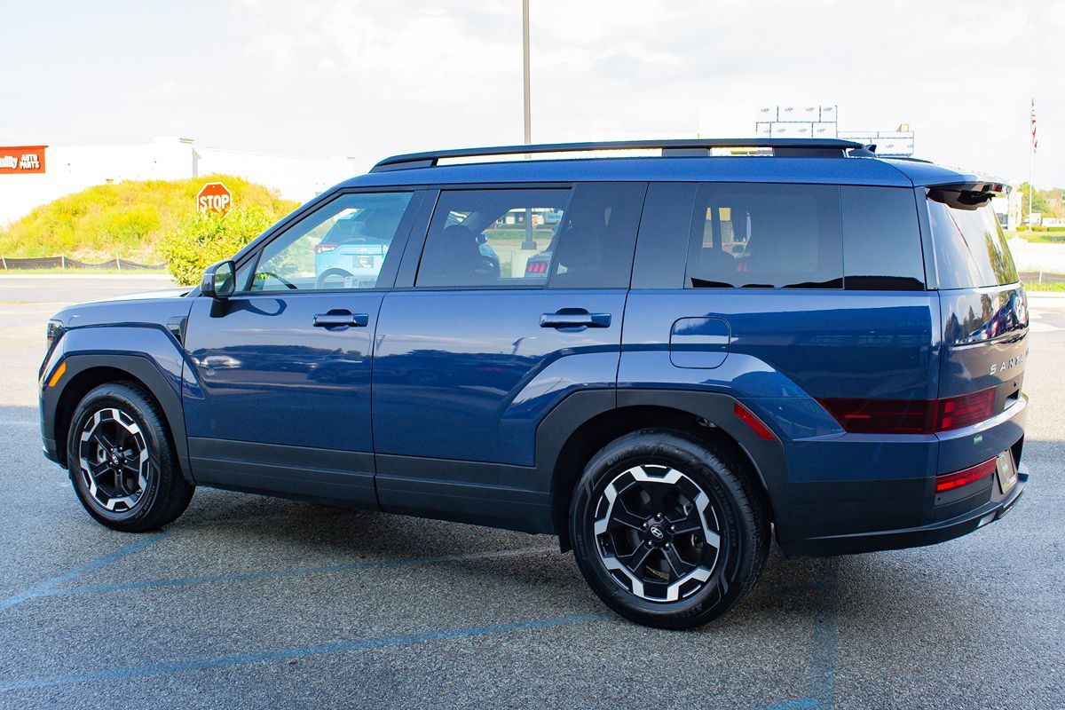 Photo 6 of this Hyundai Santa Fe