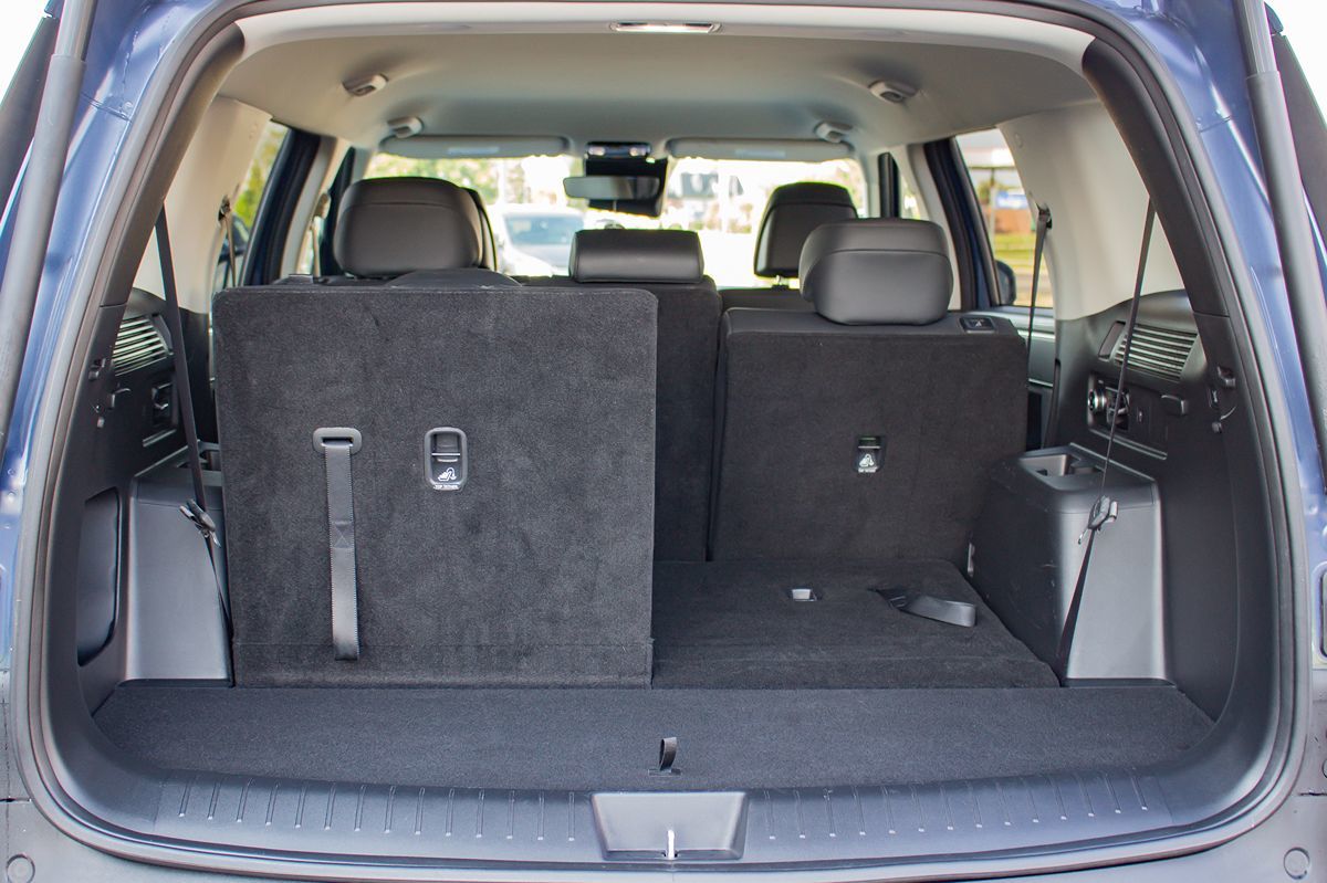 Photo 21 of this Hyundai Santa Fe