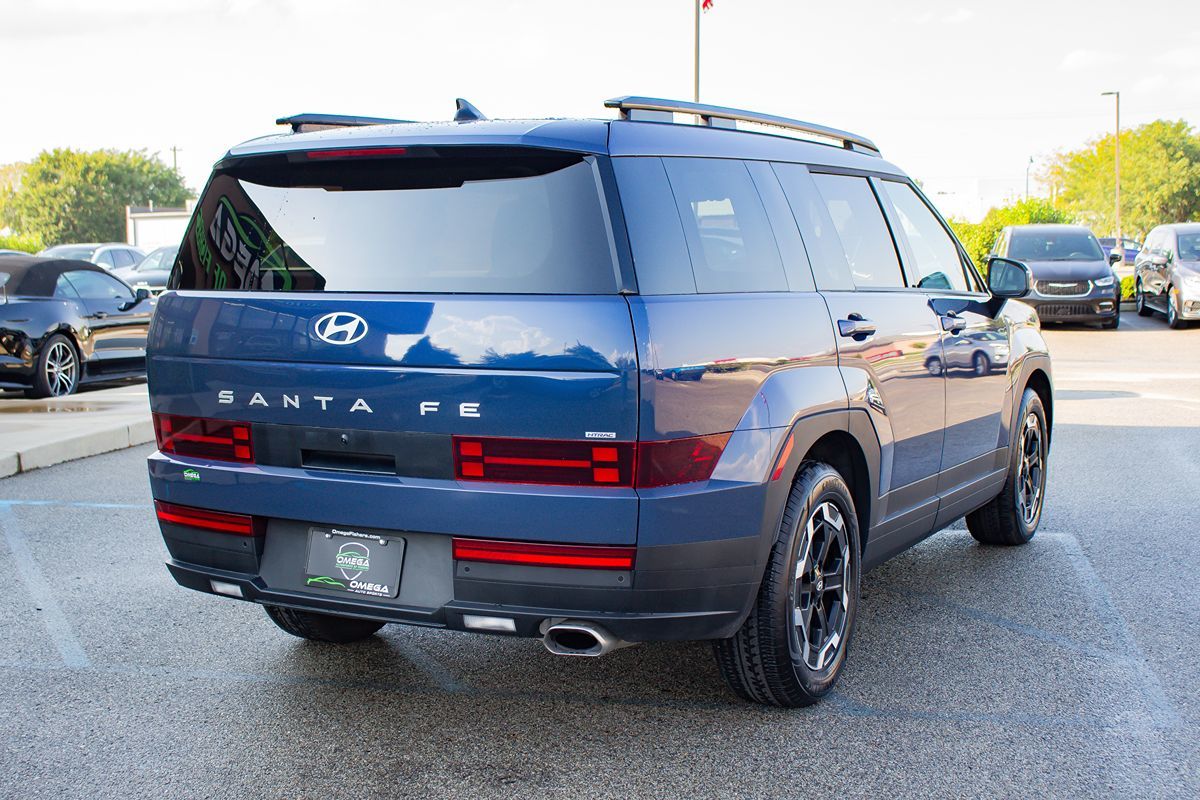 Photo 9 of this Hyundai Santa Fe