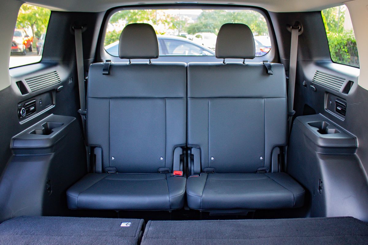 Photo 16 of this Hyundai Santa Fe