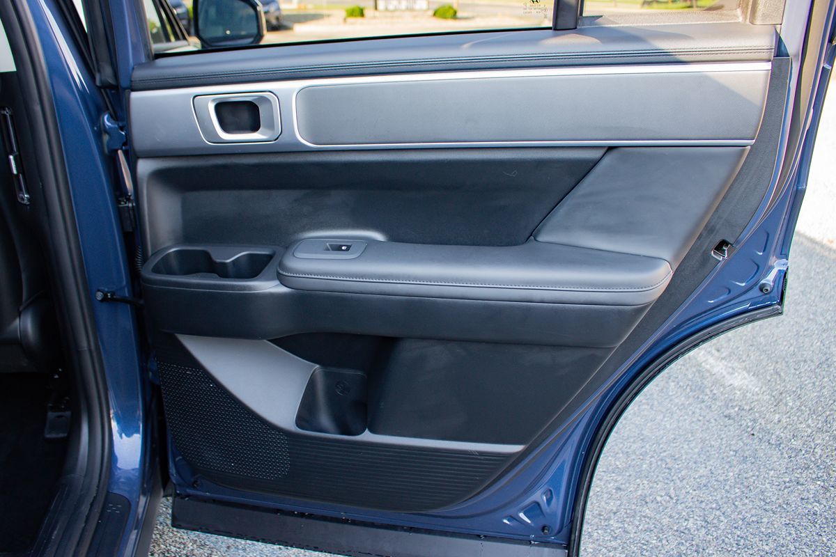Photo 18 of this Hyundai Santa Fe