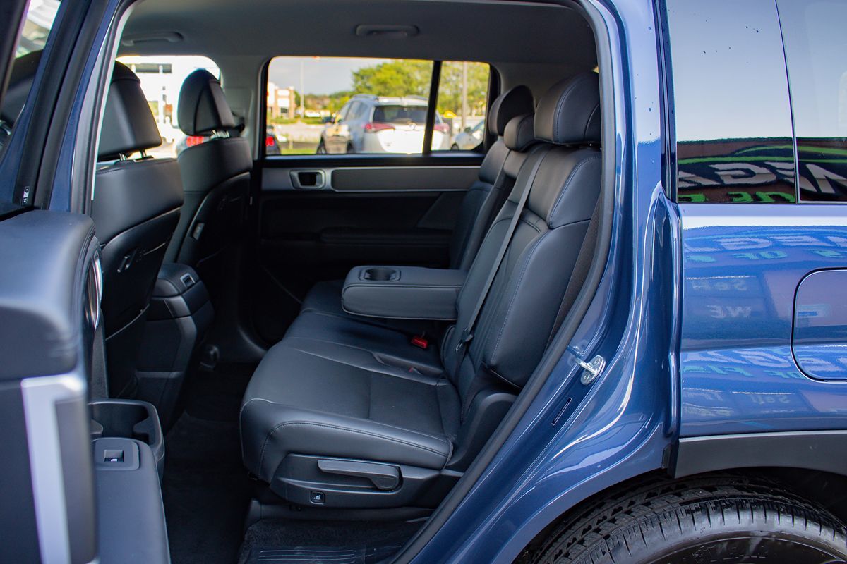 Photo 14 of this Hyundai Santa Fe