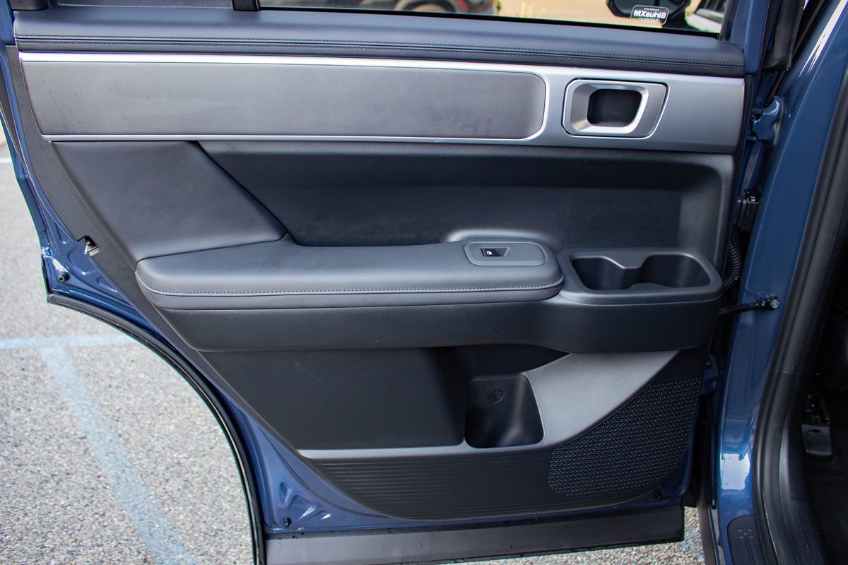 Photo 15 of this Hyundai Santa Fe