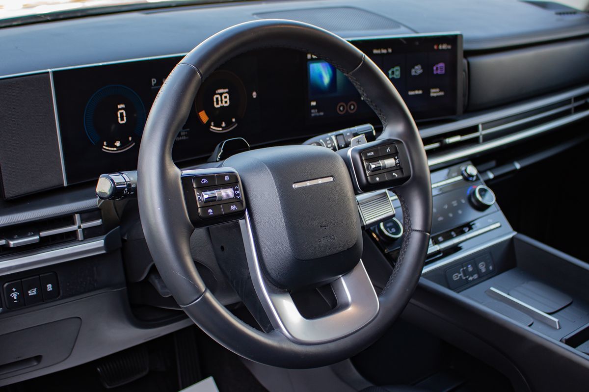 Photo 23 of this Hyundai Santa Fe
