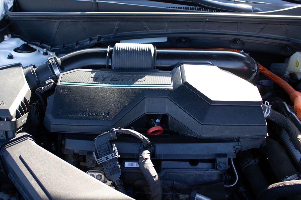 Photo 38 of this Hyundai Tucson Hybrid