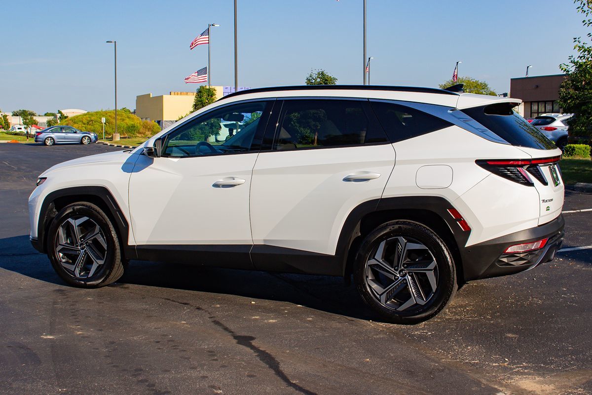 Photo 6 of this Hyundai Tucson Hybrid