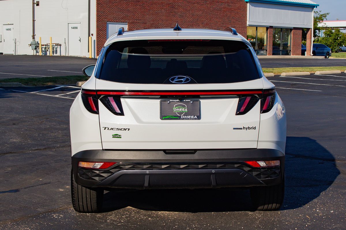Photo 8 of this Hyundai Tucson Hybrid