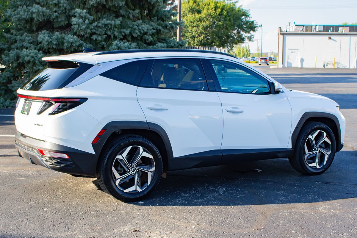 Photo 10 of this Hyundai Tucson Hybrid