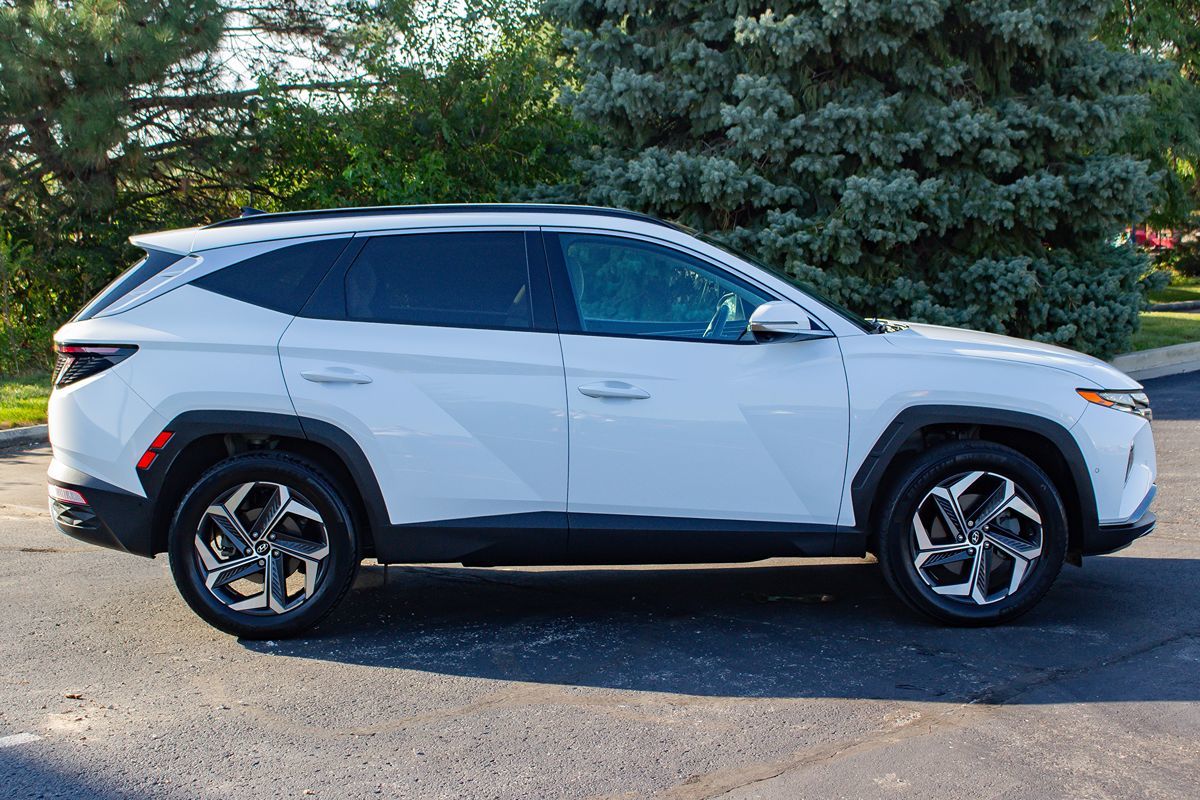Photo 11 of this Hyundai Tucson Hybrid