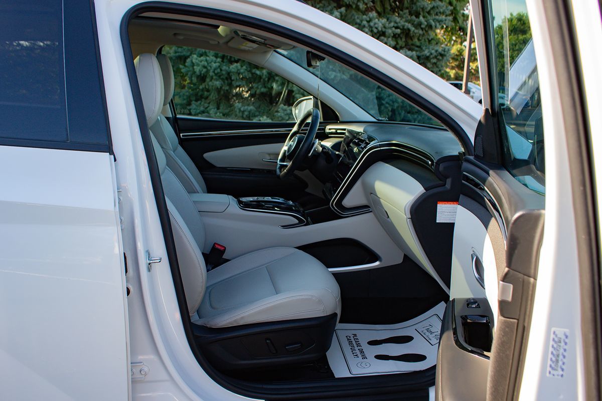 Photo 23 of this Hyundai Tucson Hybrid