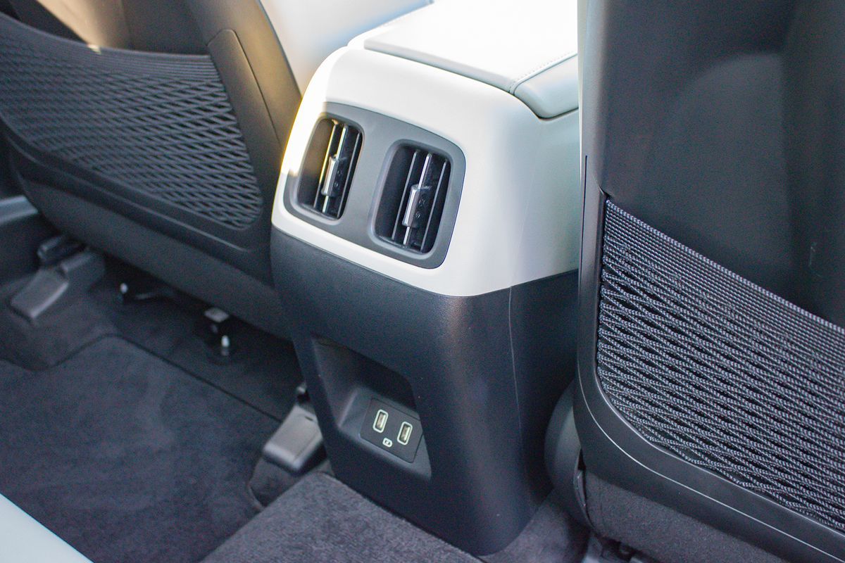 Photo 37 of this Hyundai Tucson Hybrid