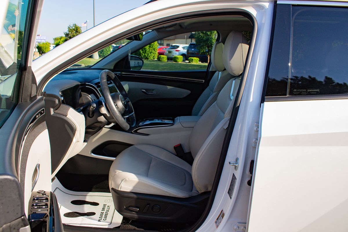 Photo 13 of this Hyundai Tucson Hybrid