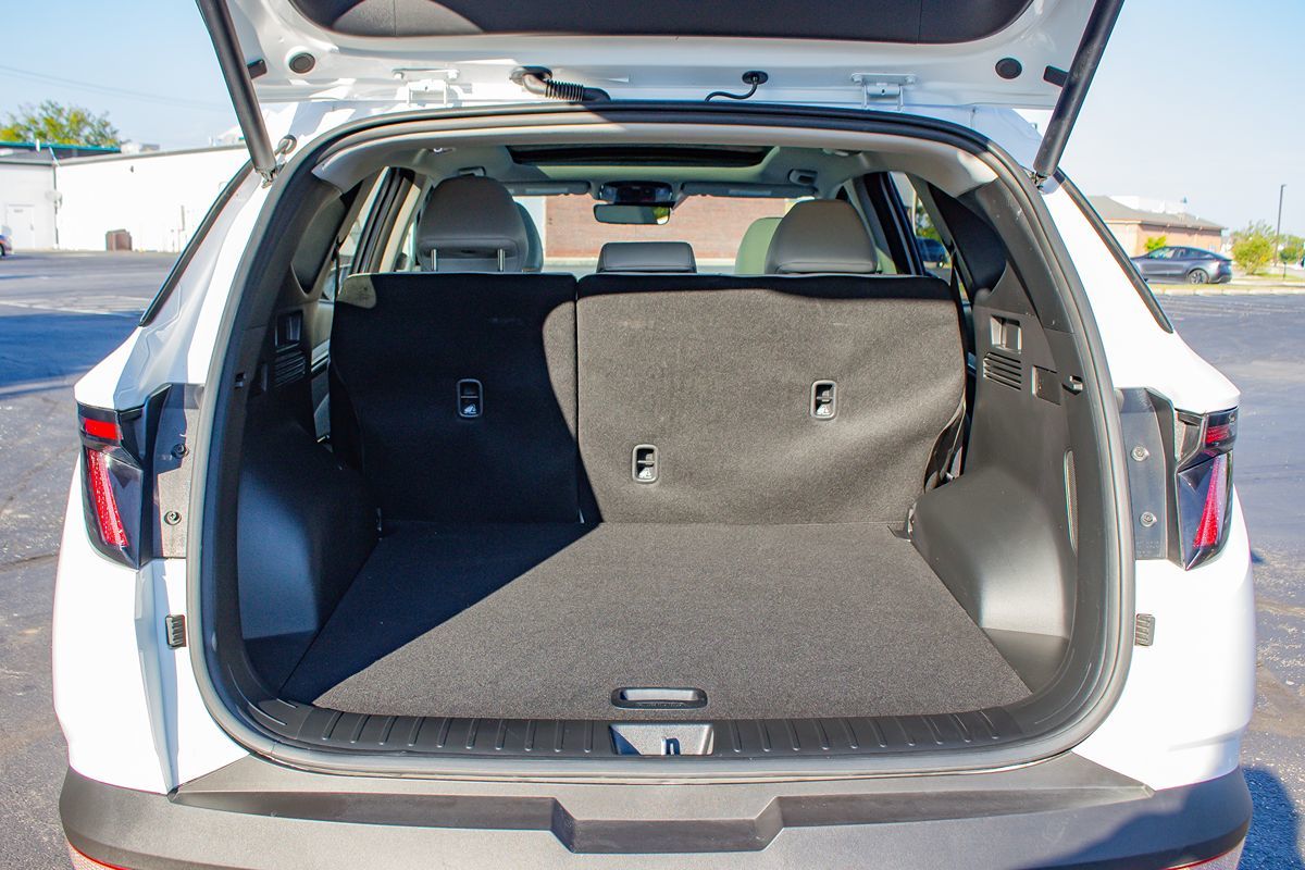 Photo 19 of this Hyundai Tucson Hybrid