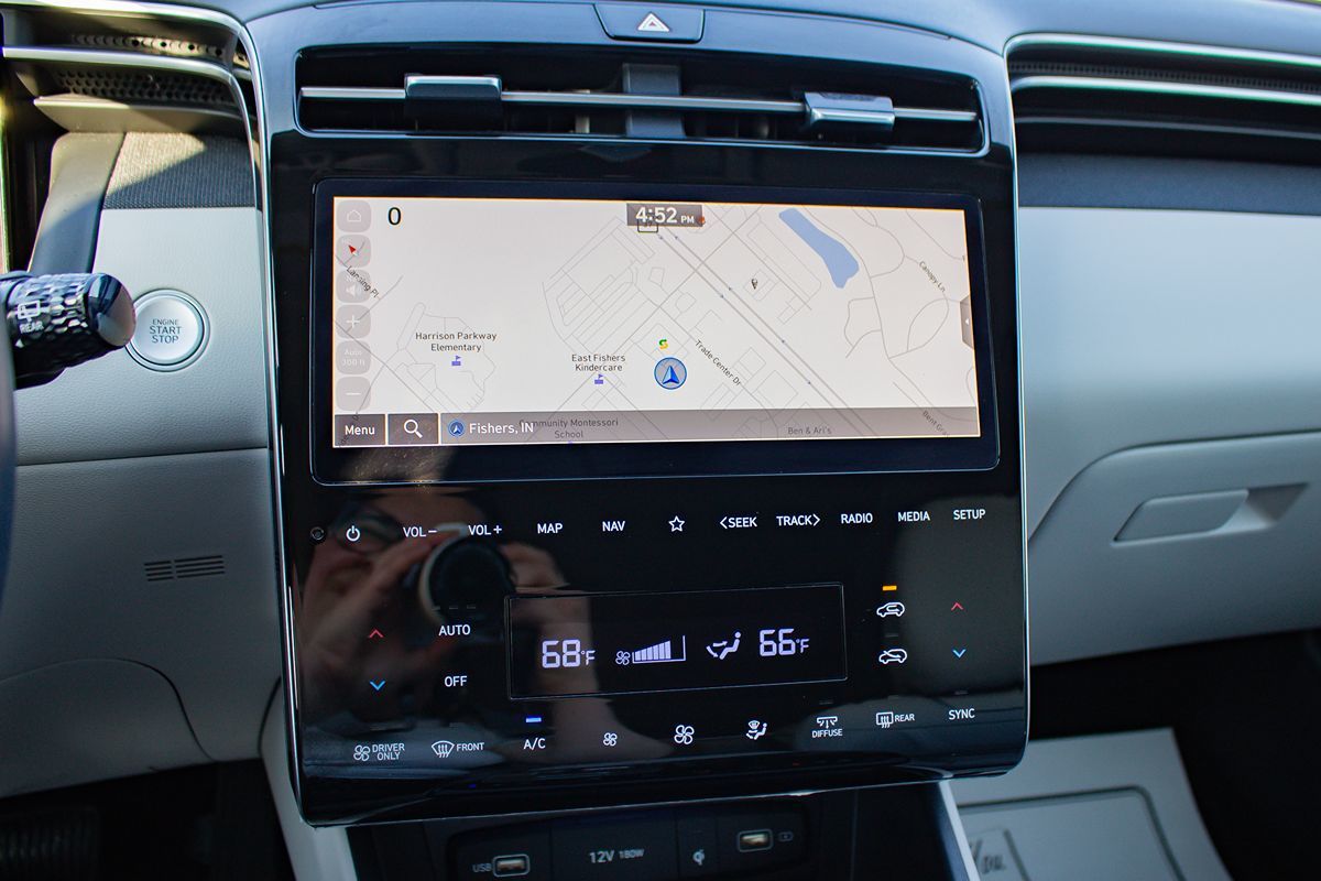 Photo 31 of this Hyundai Tucson Hybrid