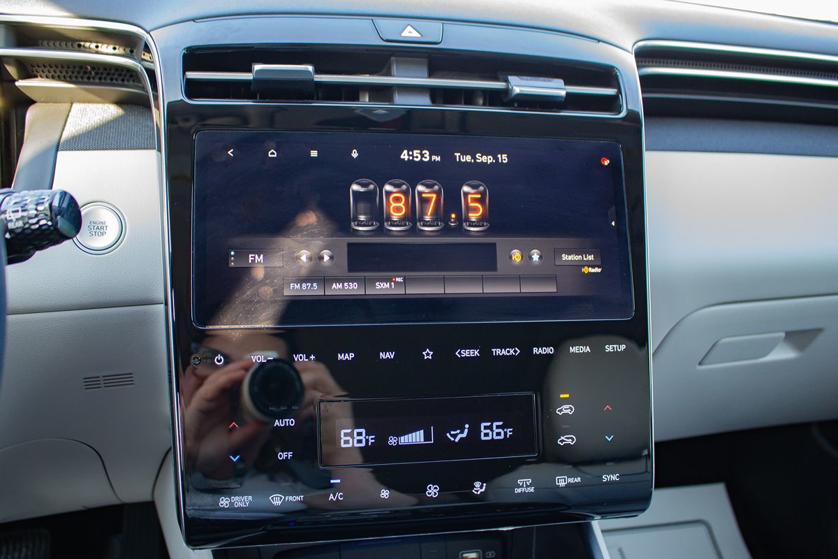 Photo 30 of this Hyundai Tucson Hybrid