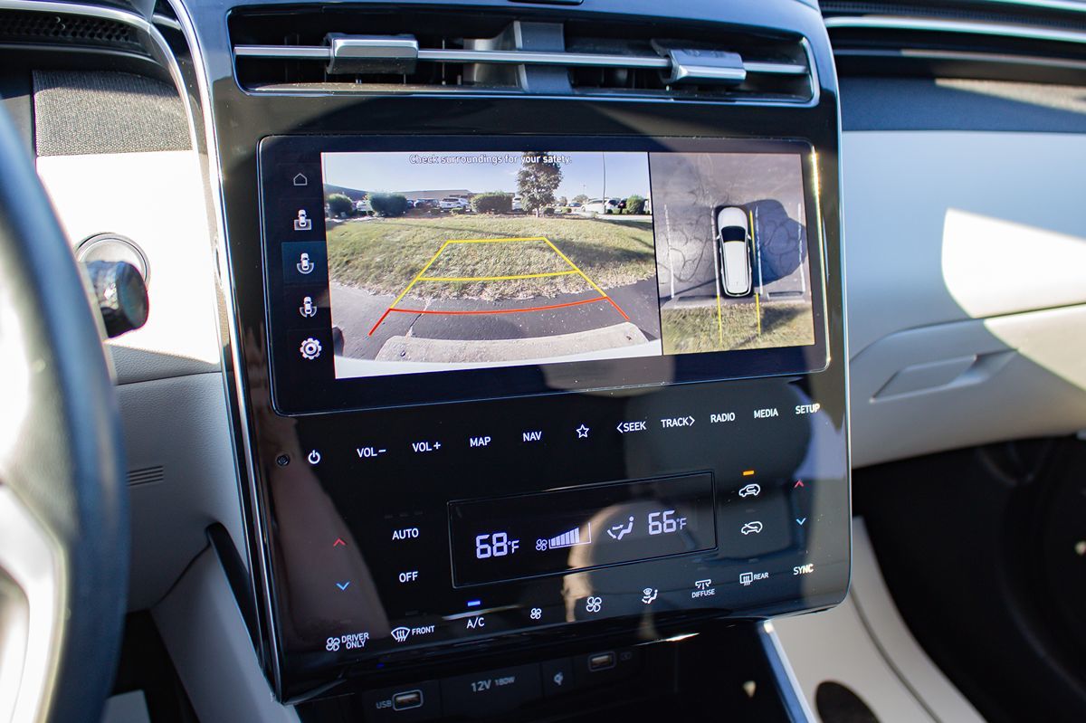 Photo 32 of this Hyundai Tucson Hybrid