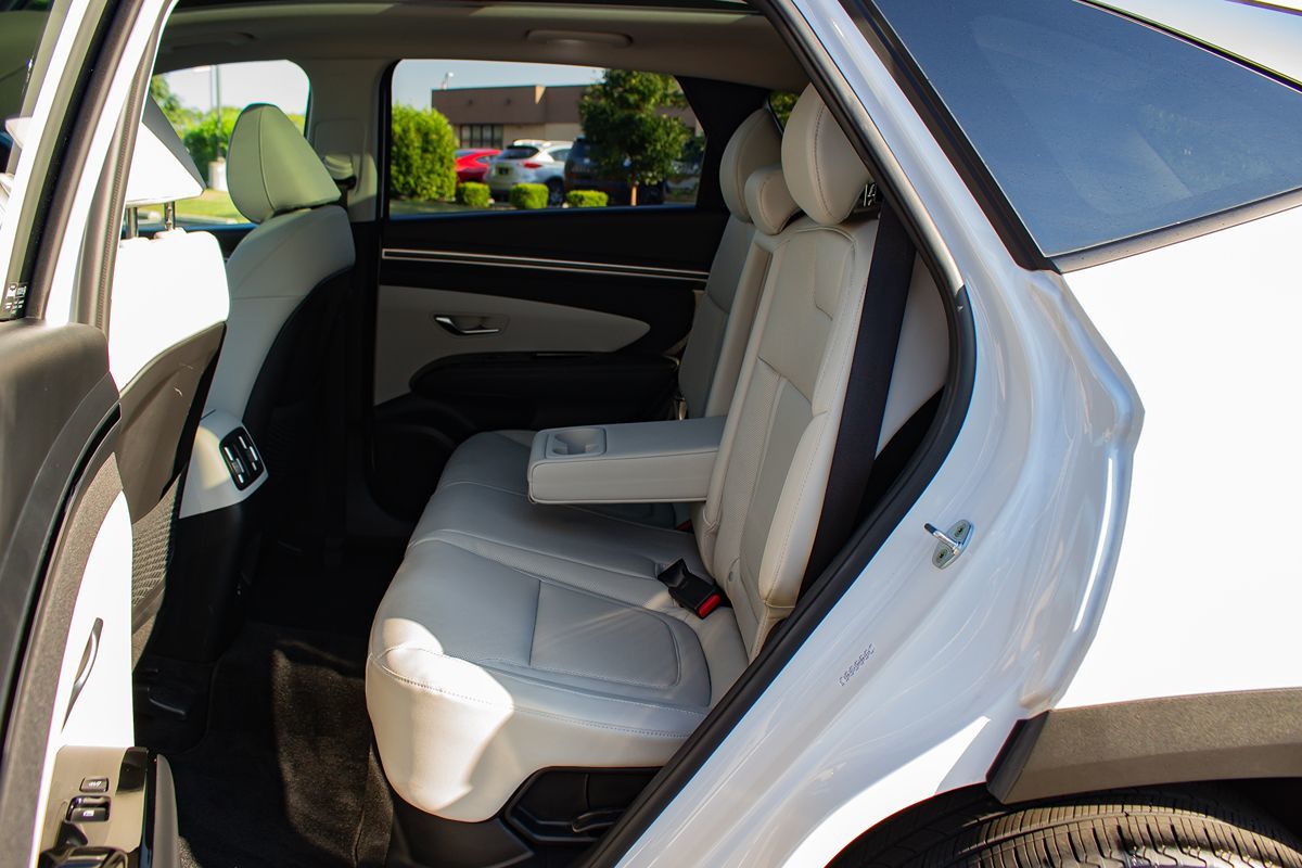 Photo 17 of this Hyundai Tucson Hybrid
