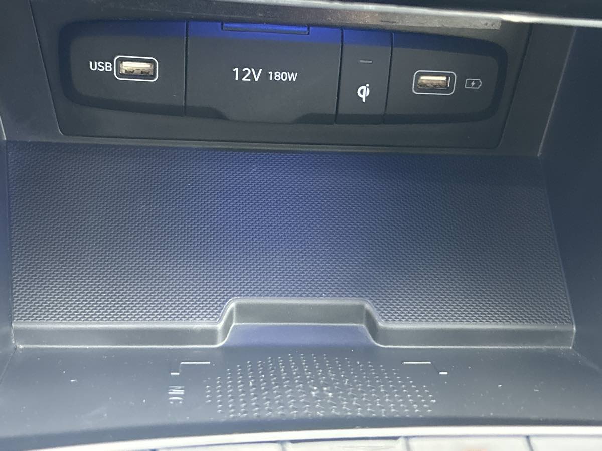Photo 34 of this Hyundai Tucson Hybrid