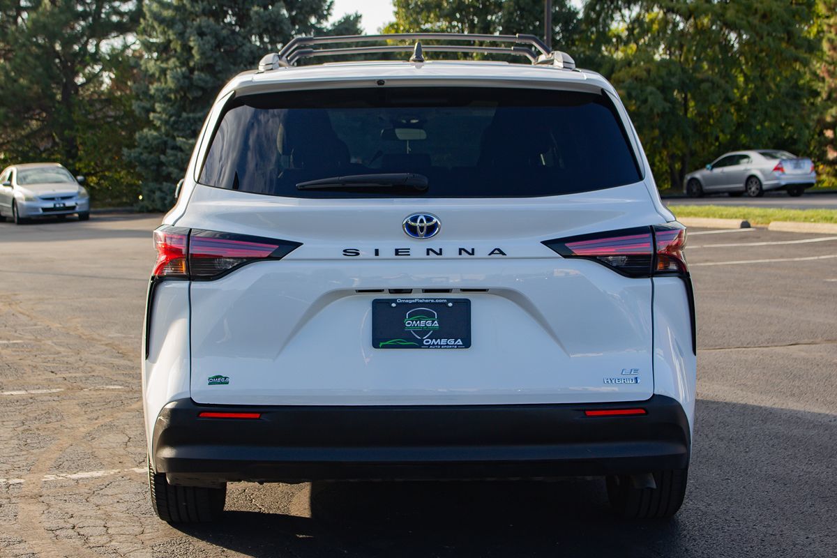 Photo 8 of this Toyota Sienna