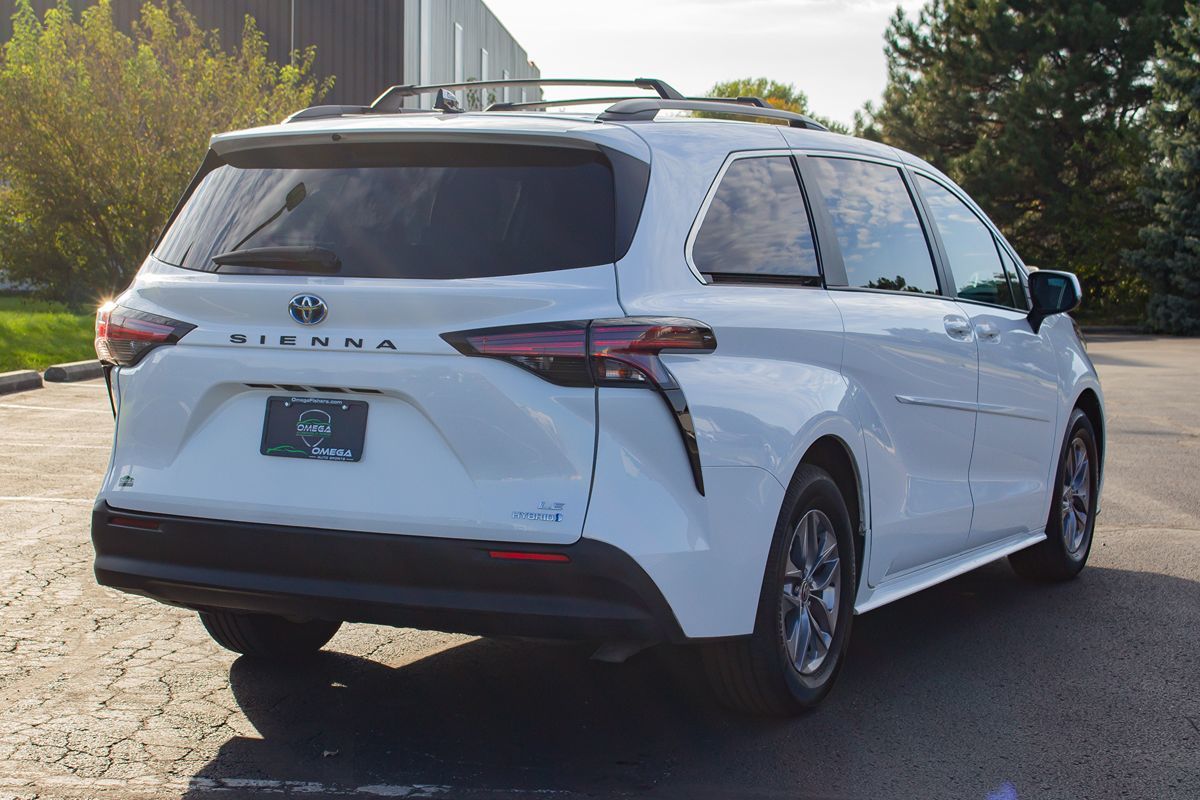 Photo 9 of this Toyota Sienna