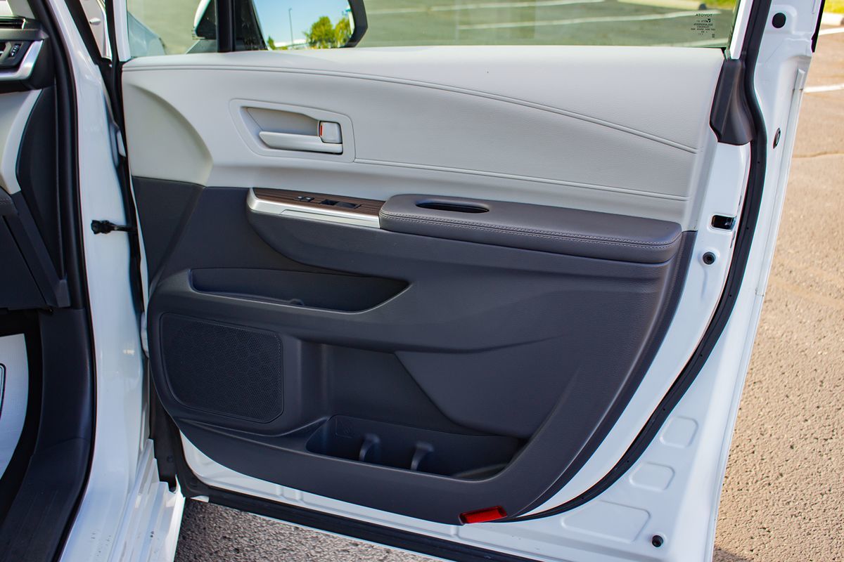 Photo 19 of this Toyota Sienna