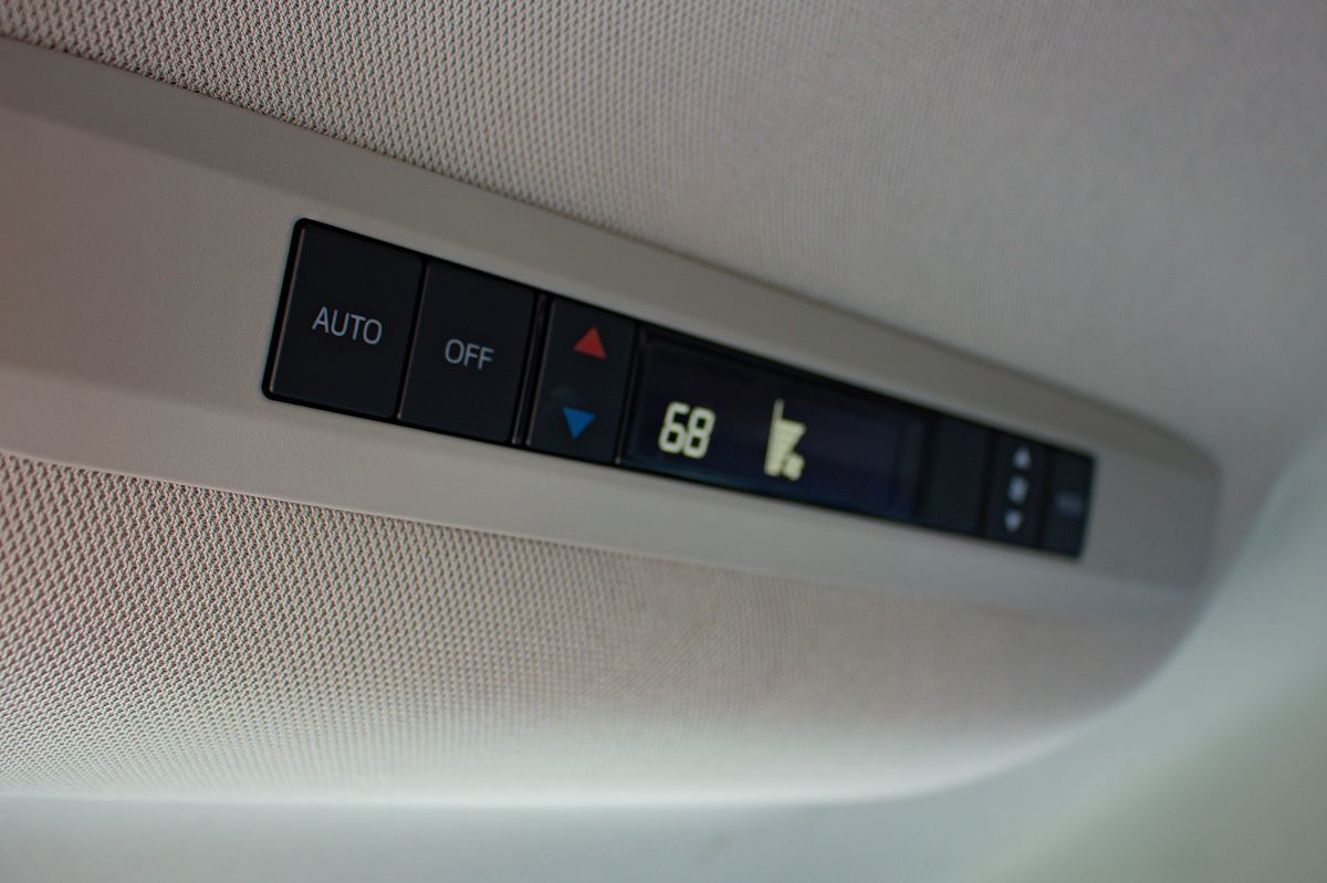 Photo 29 of this Toyota Sienna