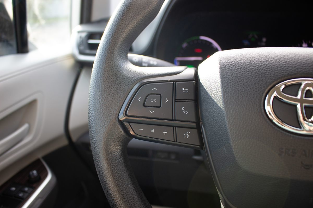 Photo 22 of this Toyota Sienna