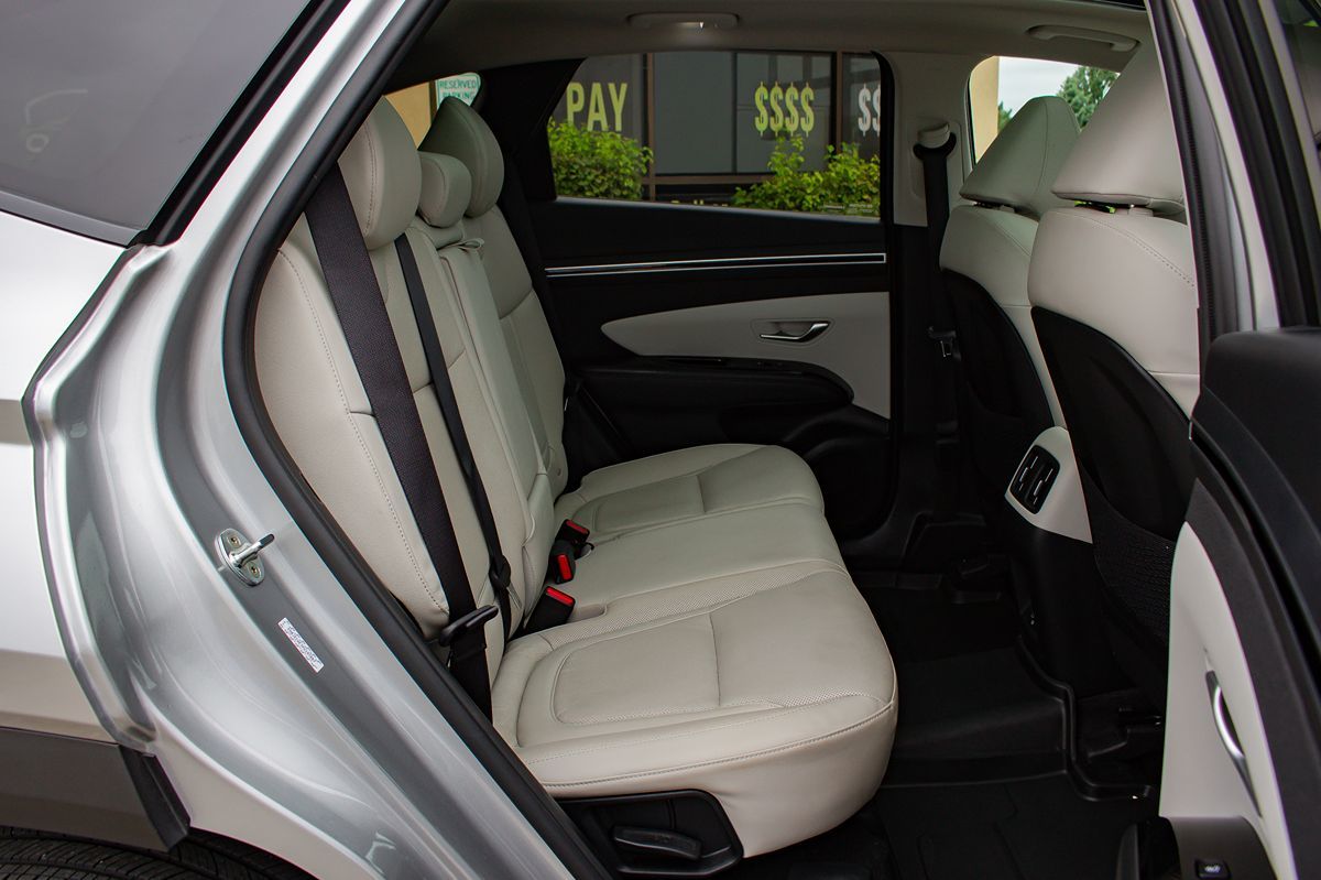 Photo 16 of this Hyundai Tucson