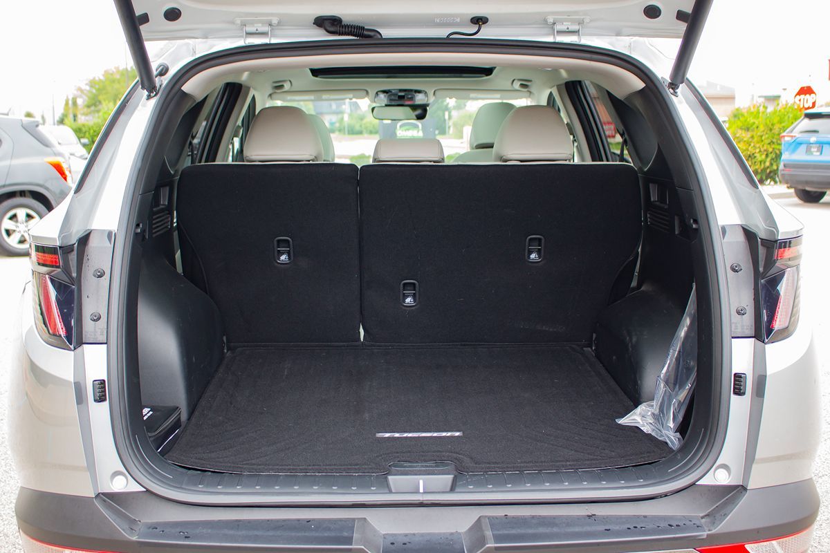 Photo 15 of this Hyundai Tucson