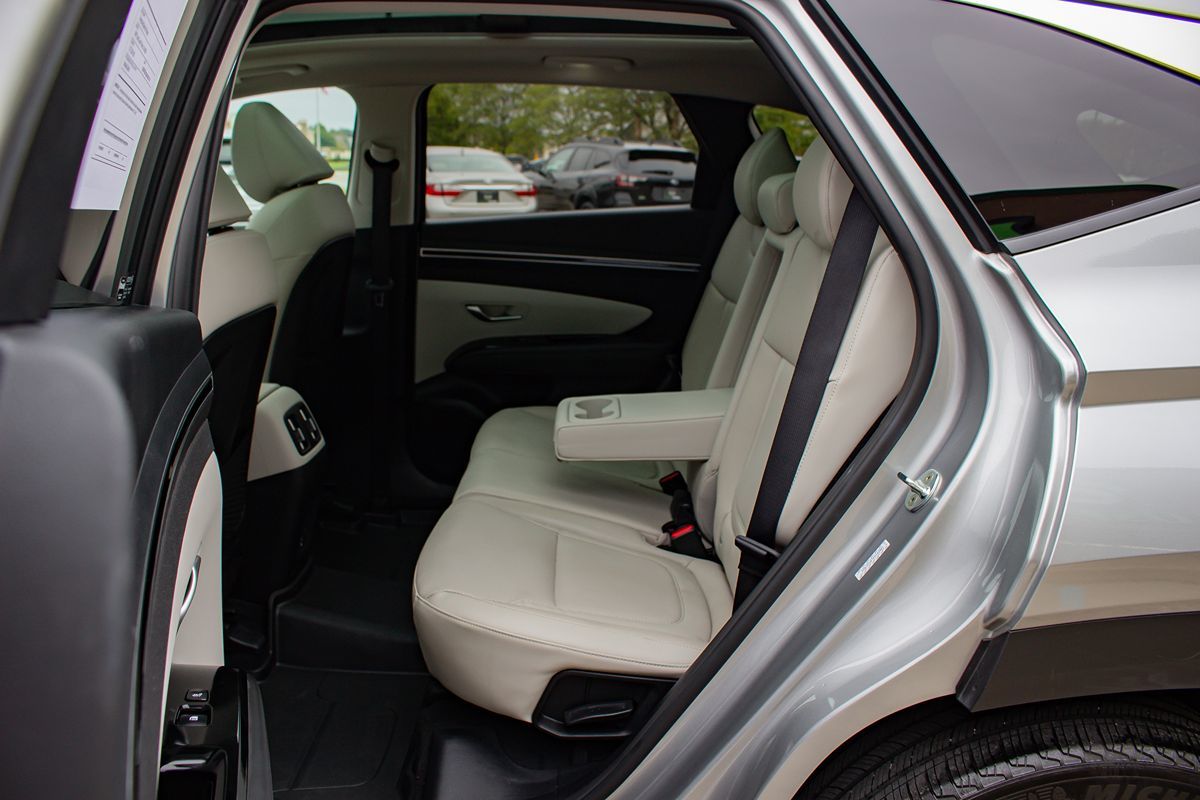 Photo 13 of this Hyundai Tucson