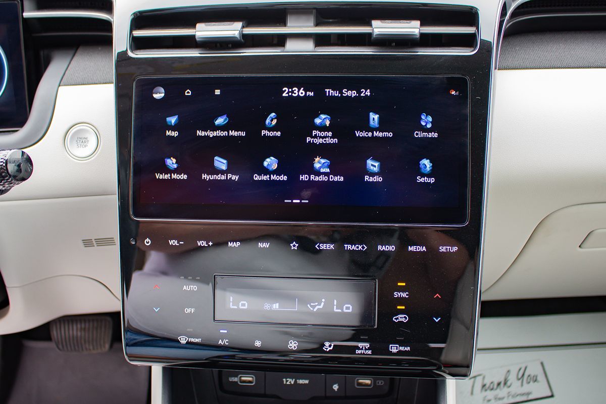 Photo 26 of this Hyundai Tucson