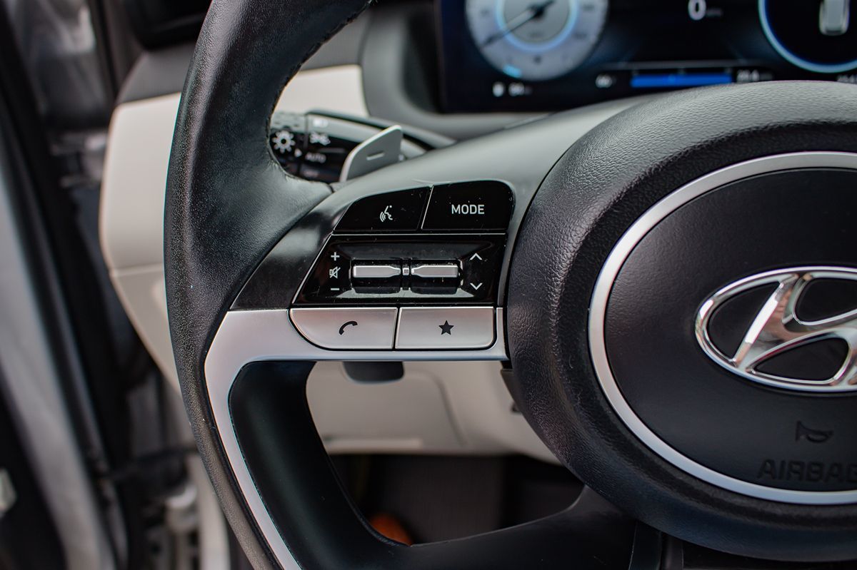 Photo 24 of this Hyundai Tucson