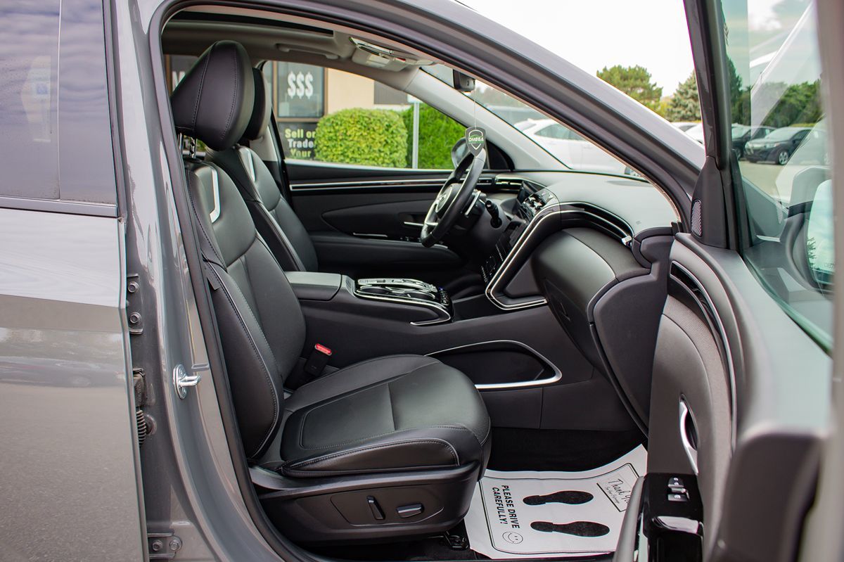 Photo 20 of this Hyundai Tucson