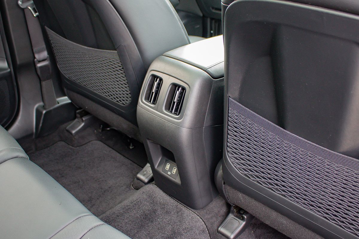 Photo 34 of this Hyundai Tucson