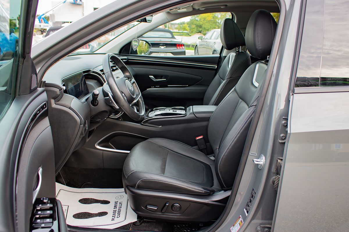 Photo 13 of this Hyundai Tucson