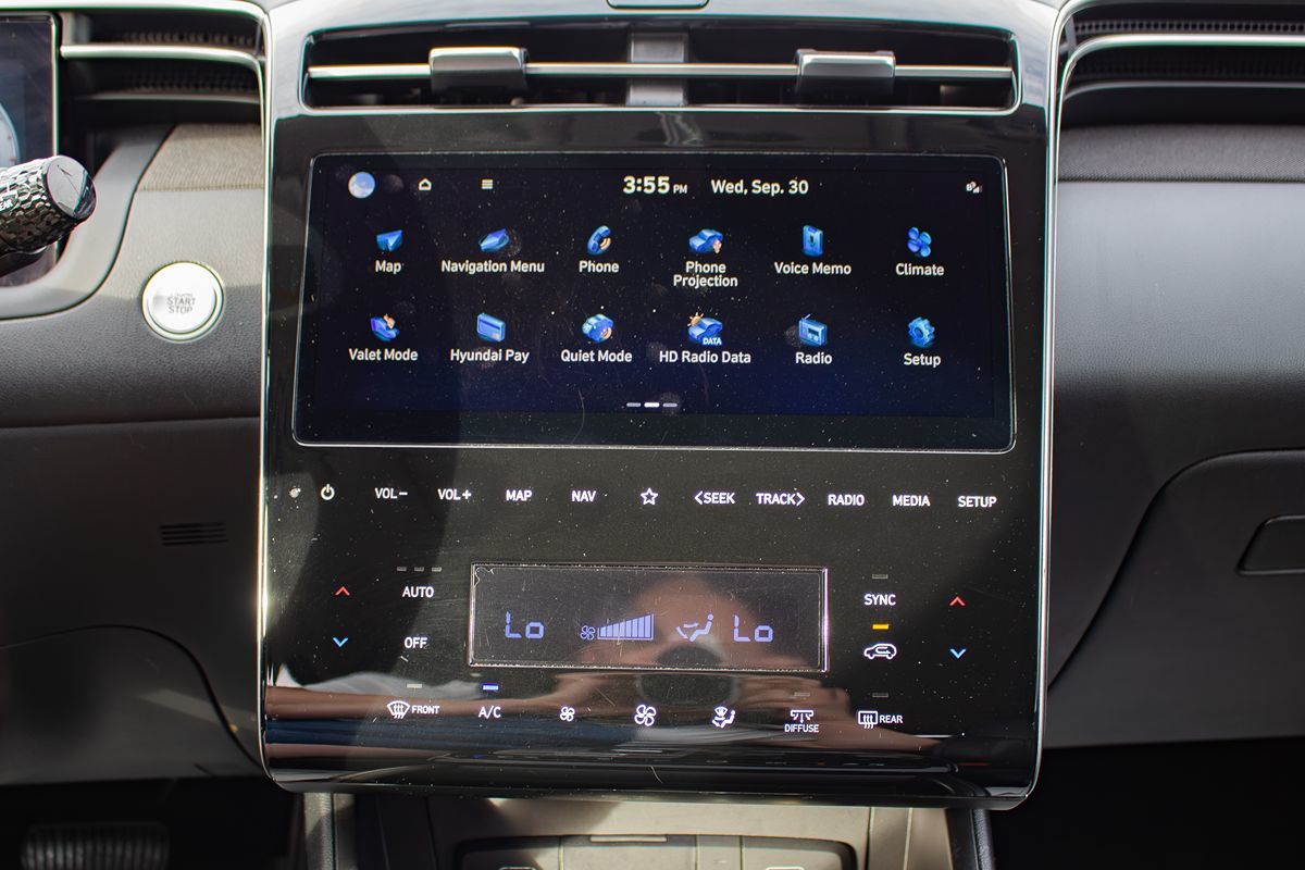 Photo 27 of this Hyundai Tucson