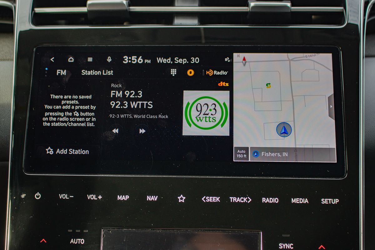 Photo 28 of this Hyundai Tucson