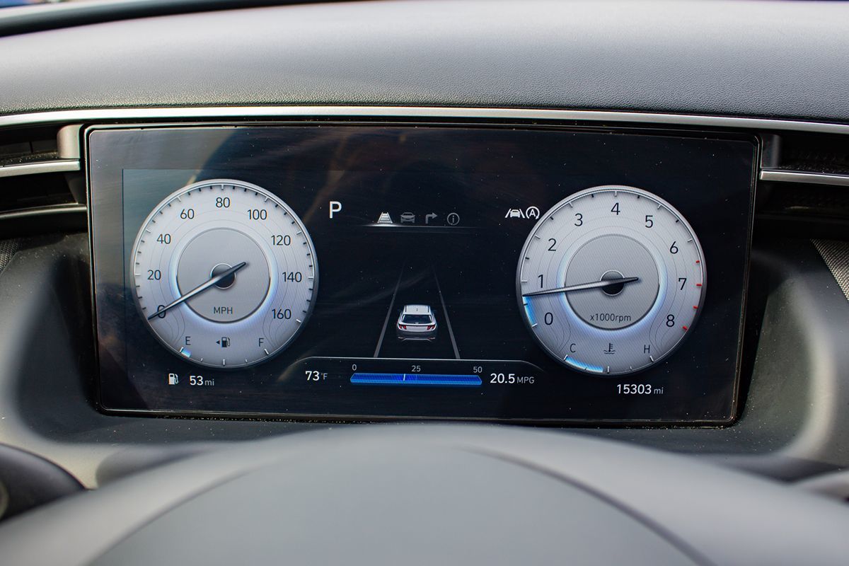 Photo 23 of this Hyundai Tucson