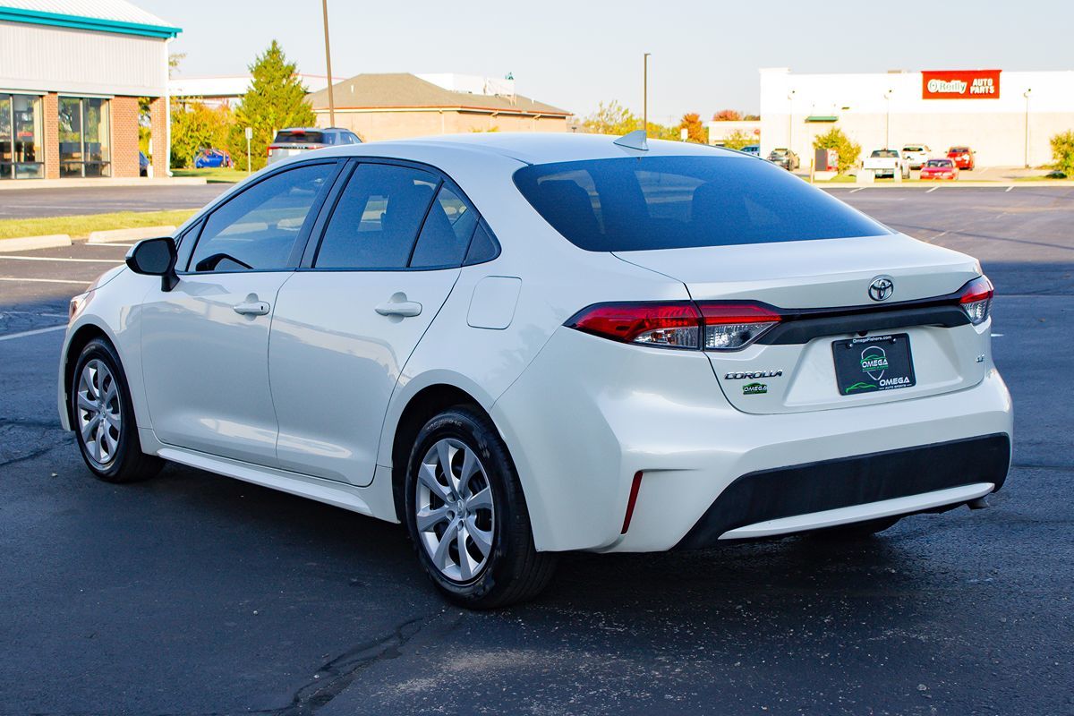 Photo 7 of this Toyota Corolla