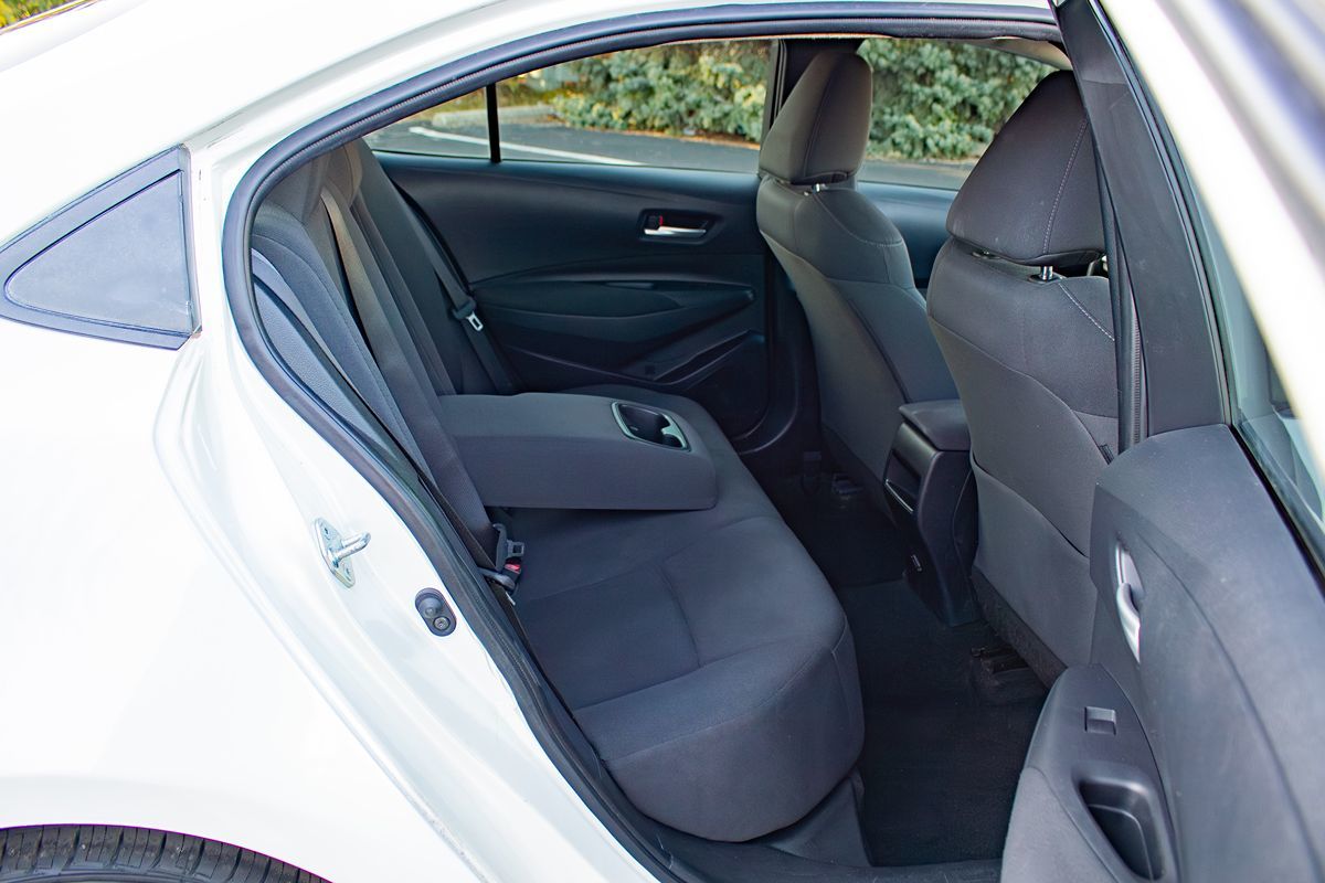 Photo 16 of this Toyota Corolla