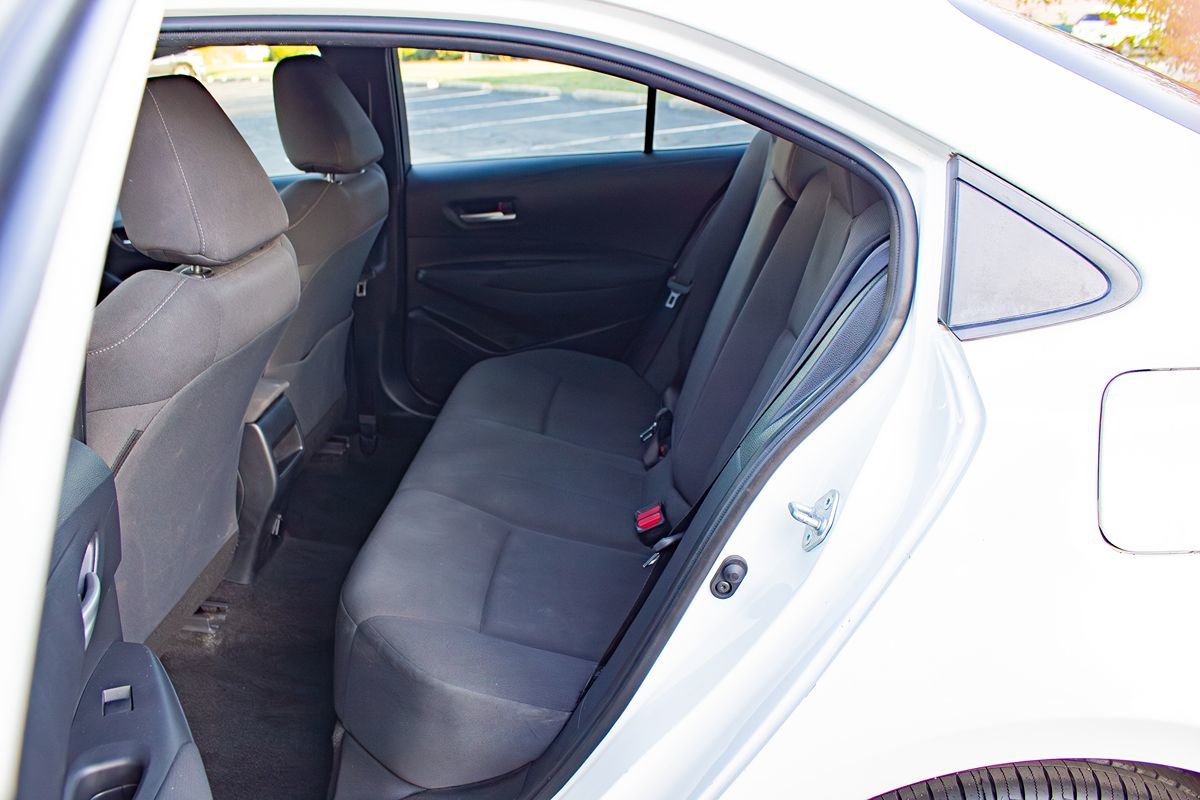 Photo 14 of this Toyota Corolla