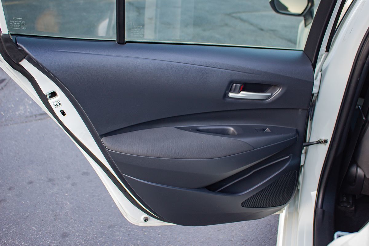Photo 15 of this Toyota Corolla
