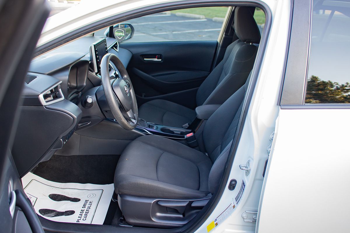 Photo 12 of this Toyota Corolla