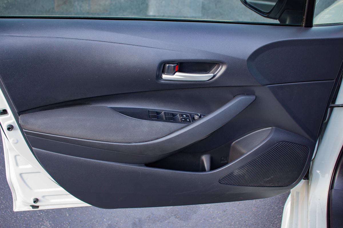 Photo 13 of this Toyota Corolla