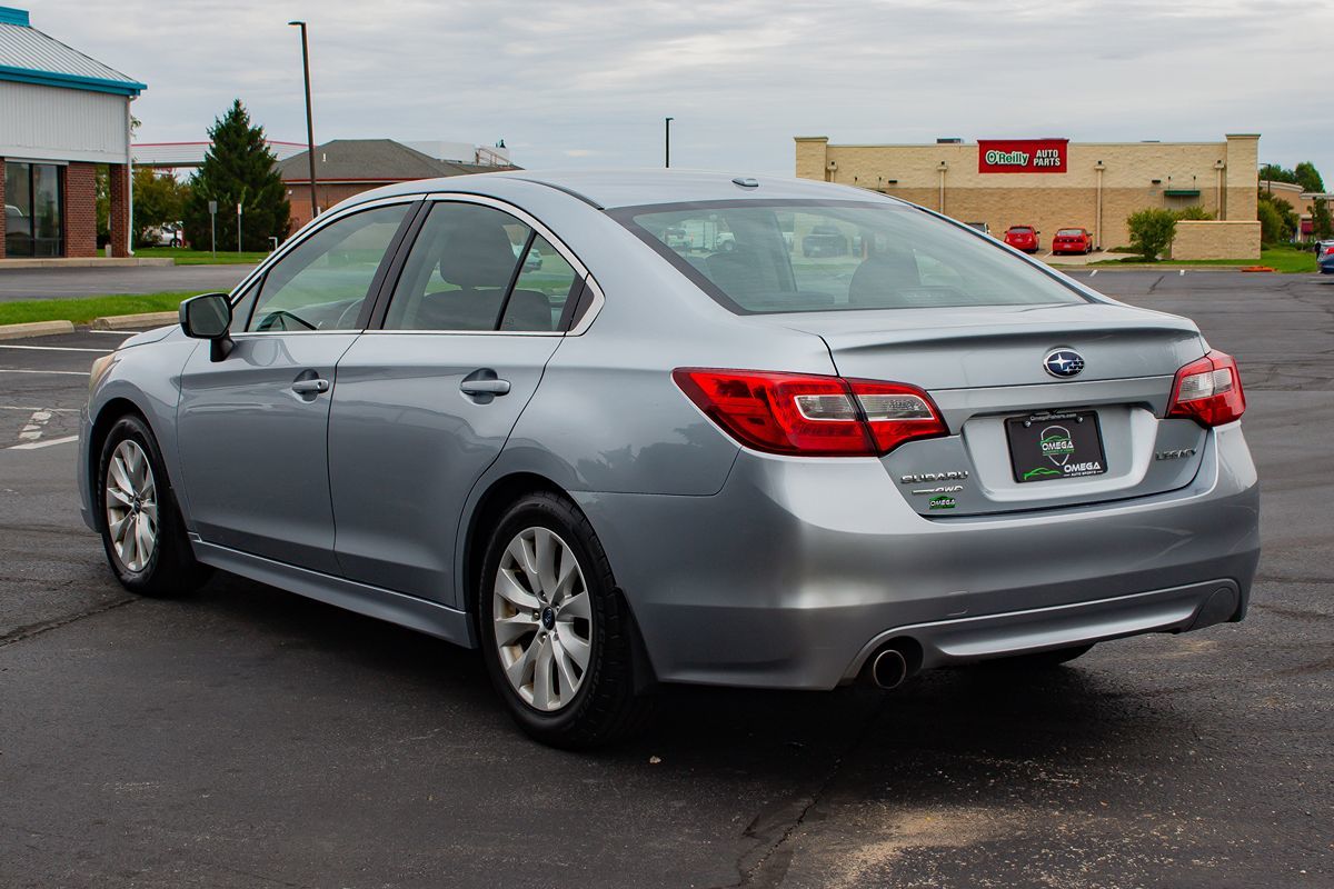 Photo 7 of this Subaru Legacy