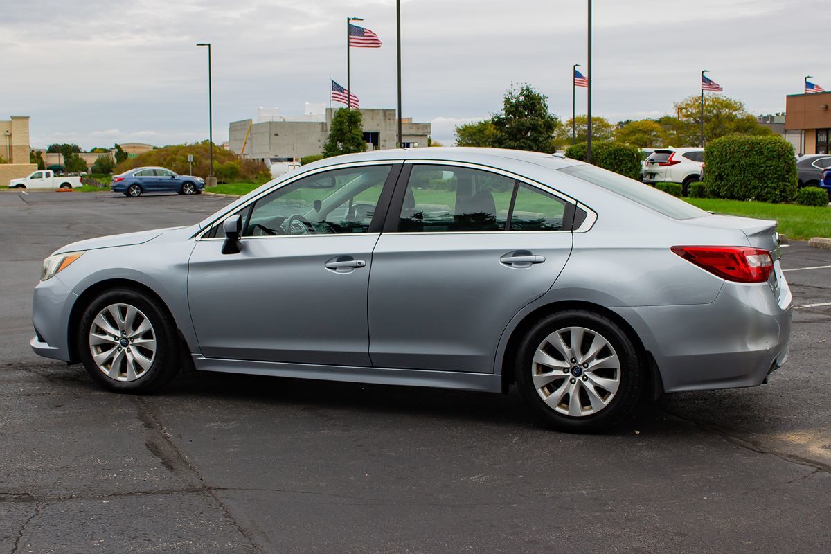 Photo 6 of this Subaru Legacy